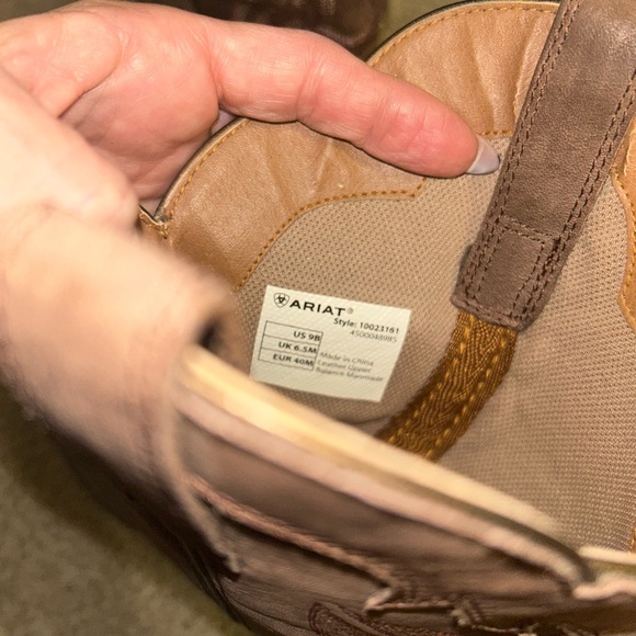 Ariat Women’s Brown Western Boots Cowboy Boots Square Toe Sz 9.5 Pink Stitch - Picture 8 of 8